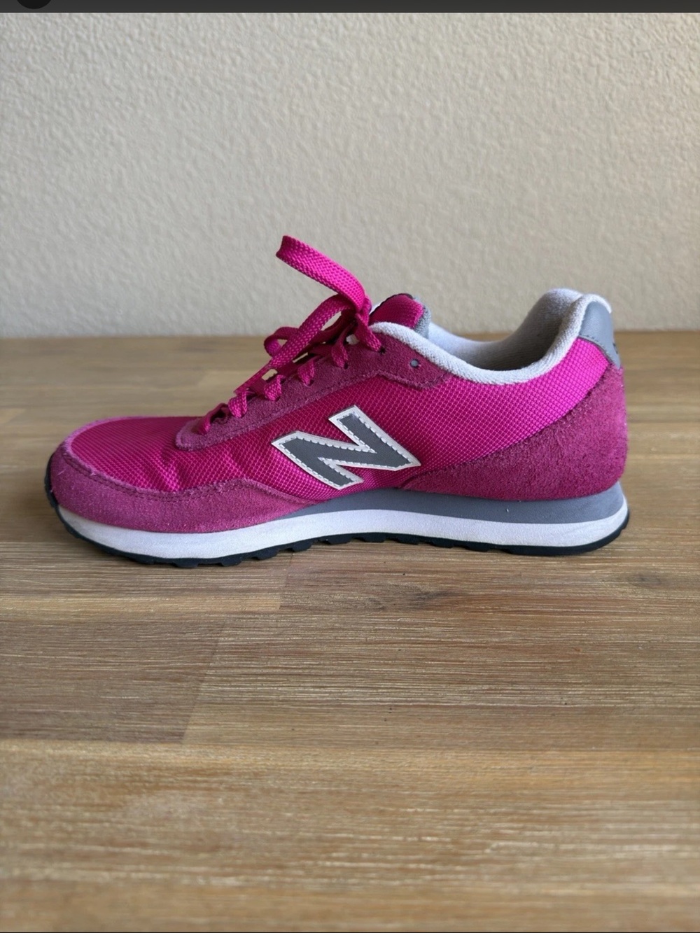 New Balance 411 Running Walking Tennis Shoes Women’s Size 9 Pink White Gray - Picture 5 of 12